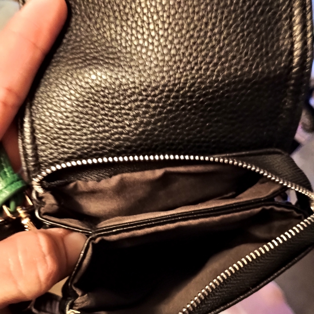 Befen Black Leather Croc Embossed Crossbody Bag - Picture 13 of 15
